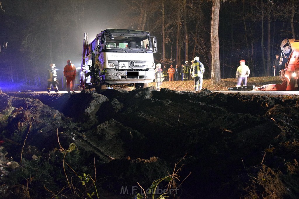 Container LKW umgestuerzt Koeln Brueck Bruecker- Dellbruecker Mauspfad P537.JPG - Miklos Laubert